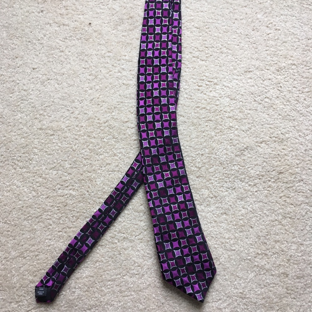 Sparkly purple tie